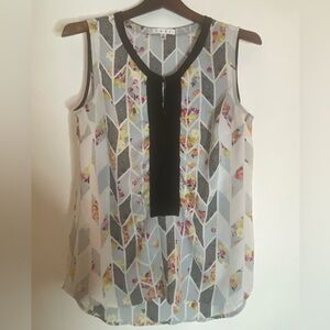 Cabi floral sleeveless blouse size small